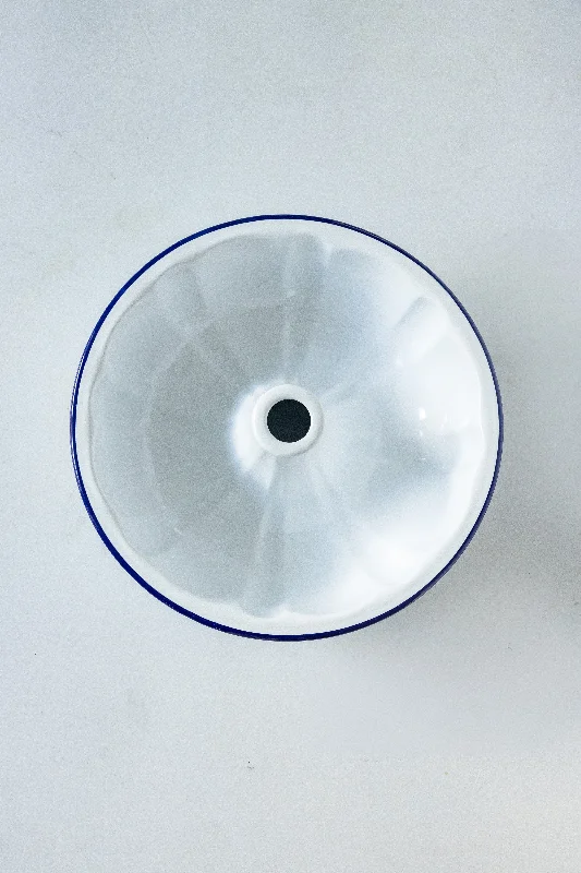 Classic Enamel Bundt Pan