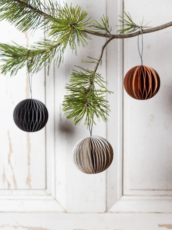 Folded 'Scoop' Ornament - in 3 colors